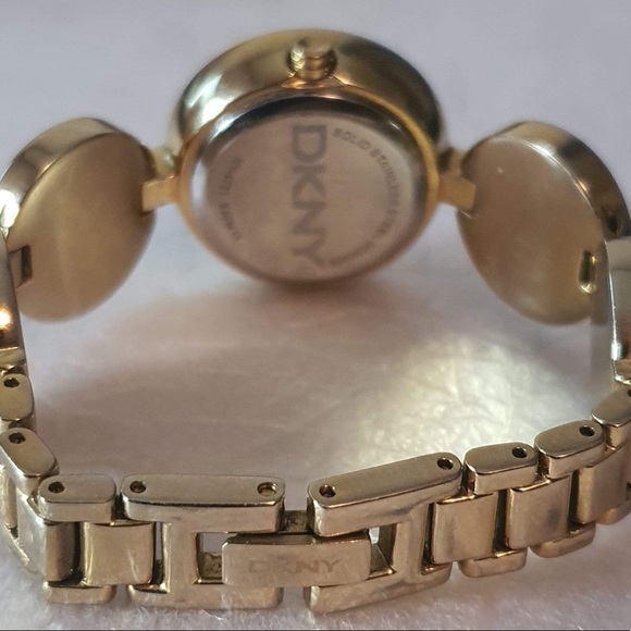DKNY NY-4721 Magnificent Gold Bracelet Women’s Watch - Picture 3 of 4